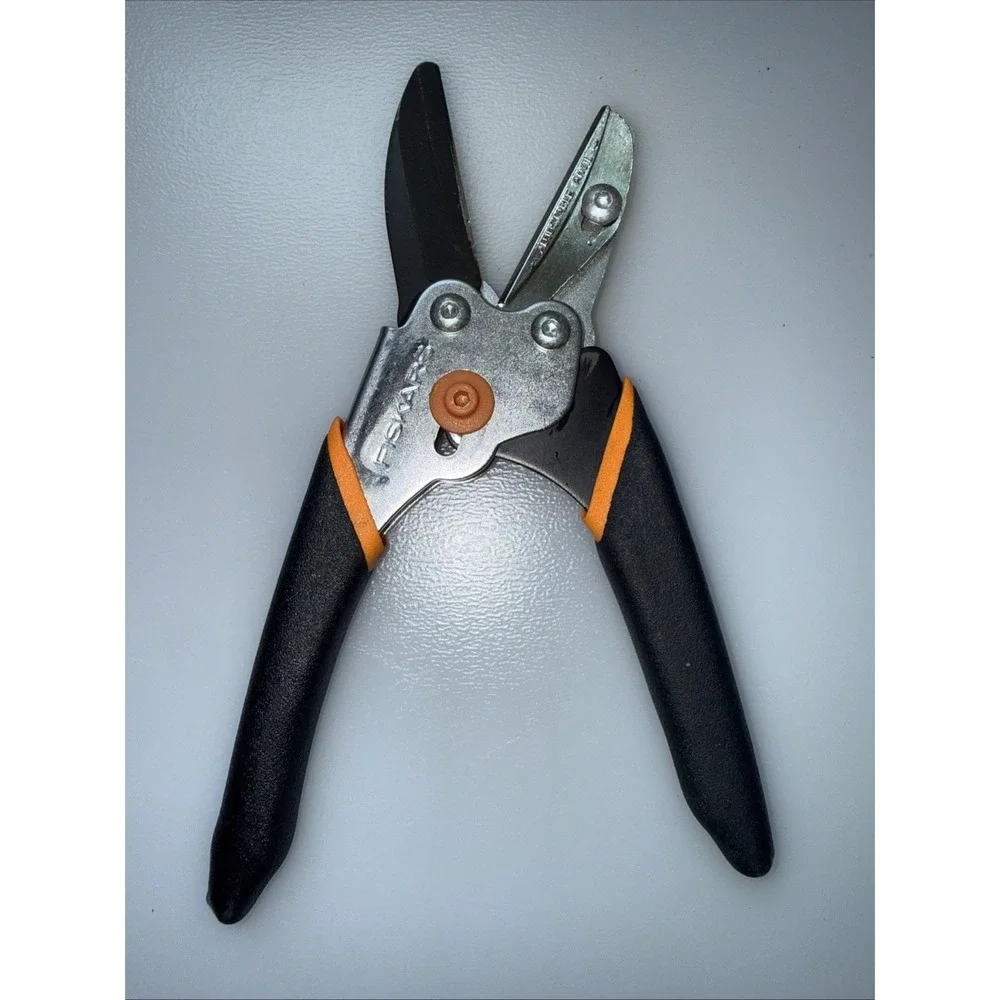 Fiskars Adjustable Anvil Pruning Shears Garden Clippers GroundSteel Blade EA0525
